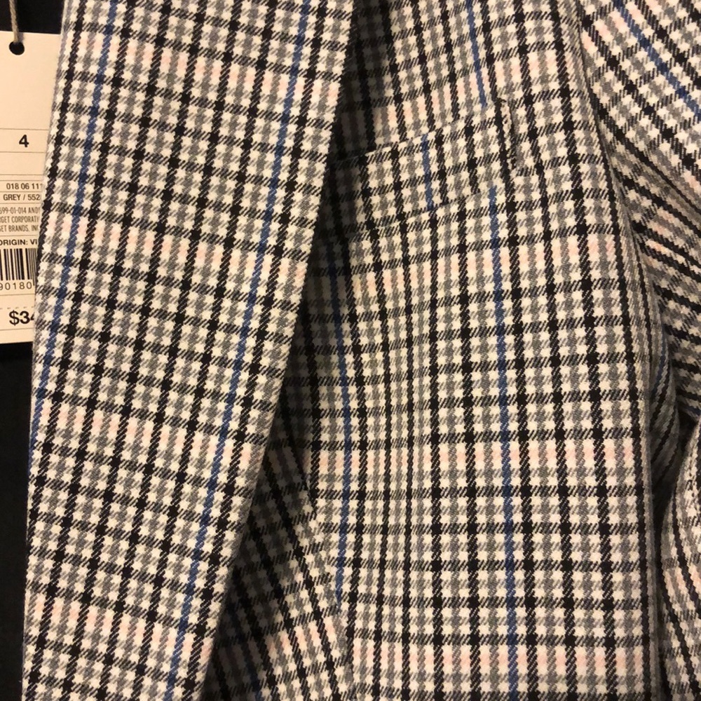 Blazer - Picture 3 of 3